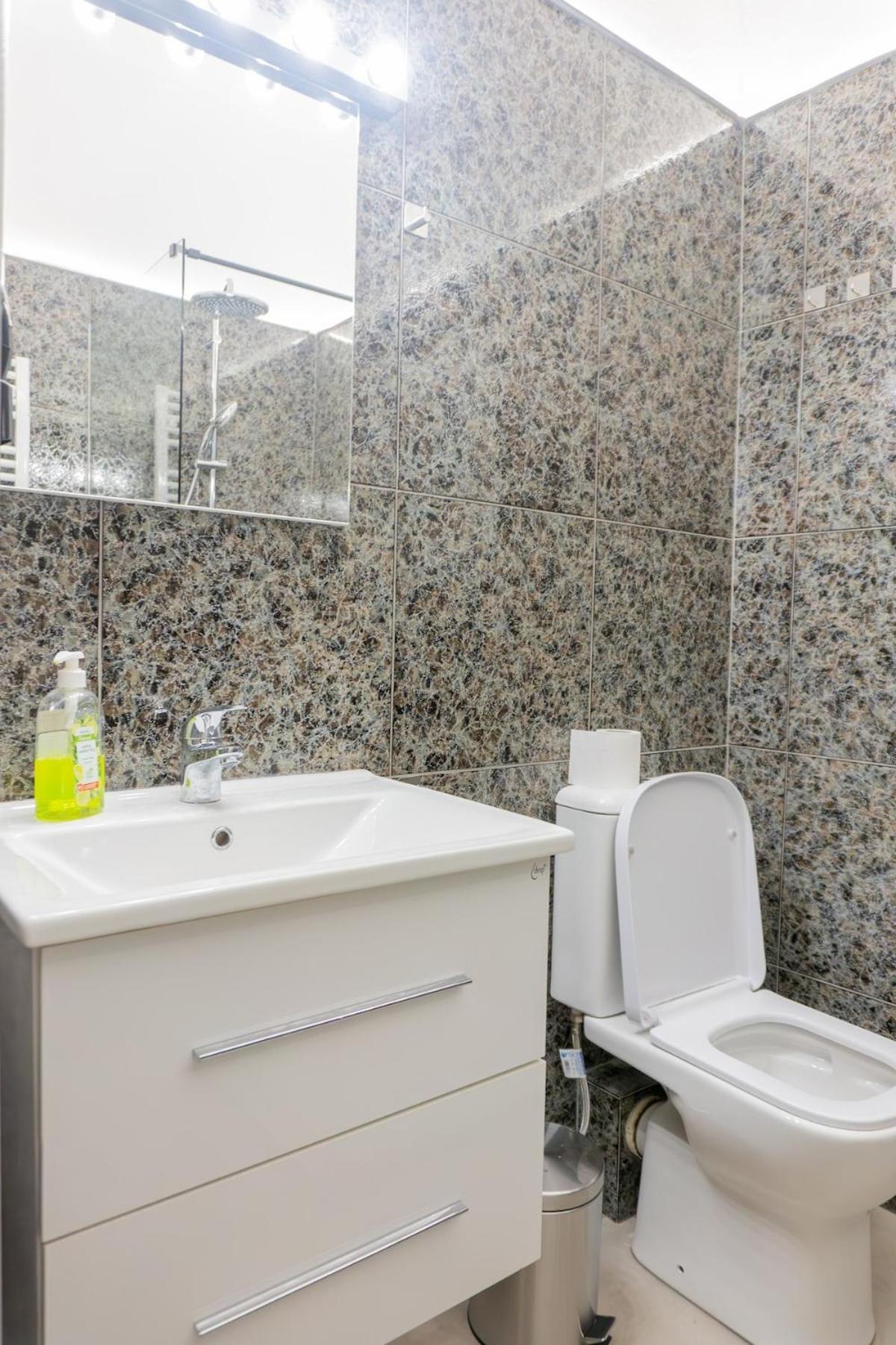 50 Steps Metro Kato Patisia Renovated Athens Apt ภายนอก รูปภาพ