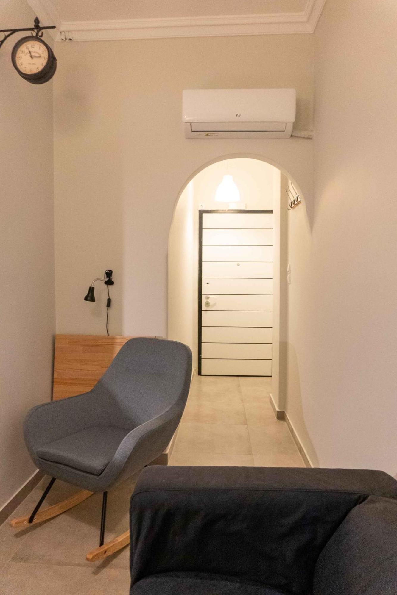 50 Steps Metro Kato Patisia Renovated Athens Apt ภายนอก รูปภาพ