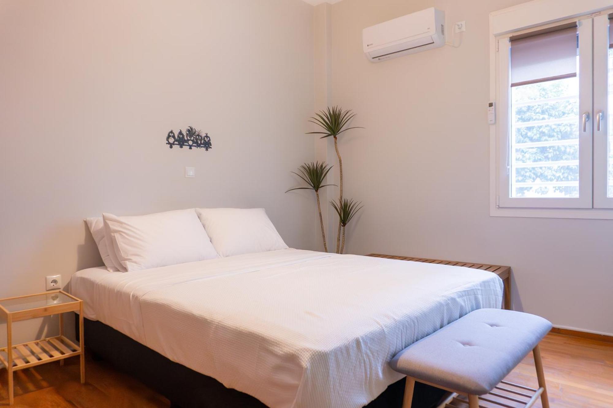 50 Steps Metro Kato Patisia Renovated Athens Apt ภายนอก รูปภาพ