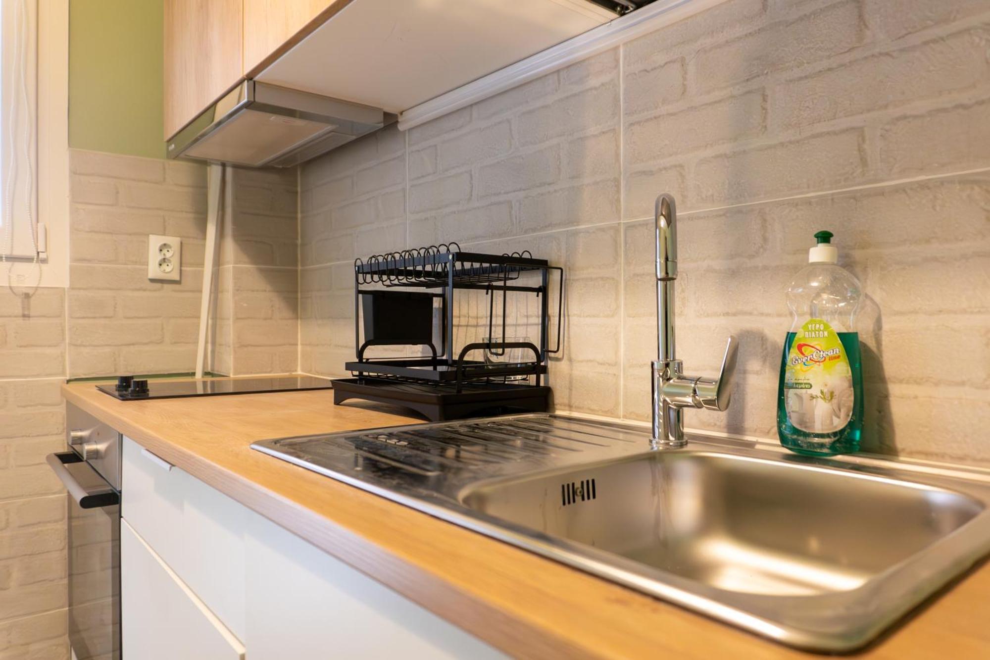 50 Steps Metro Kato Patisia Renovated Athens Apt ภายนอก รูปภาพ