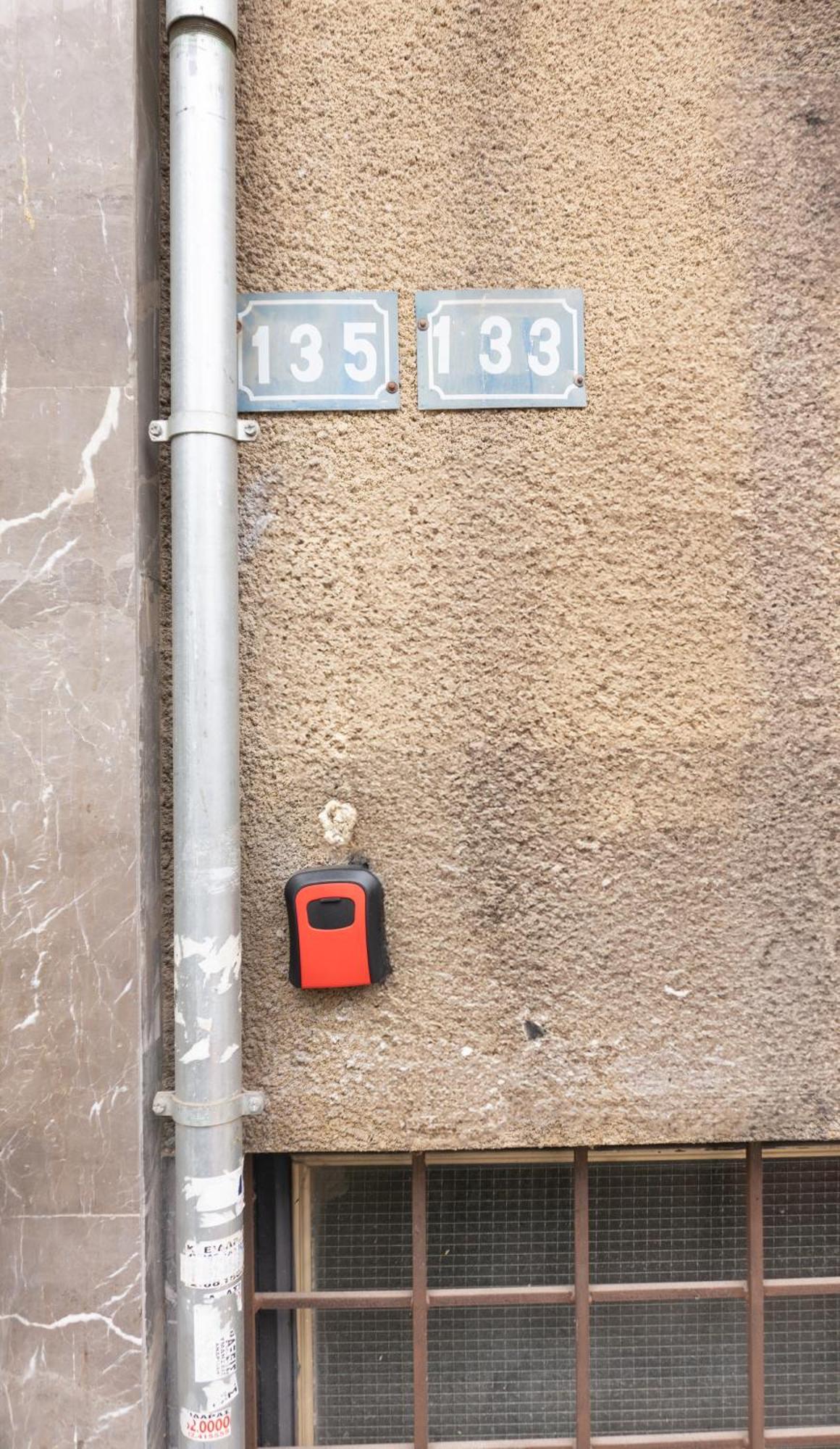 50 Steps Metro Kato Patisia Renovated Athens Apt ภายนอก รูปภาพ